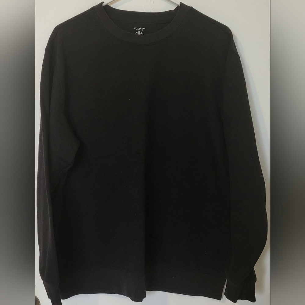 Athletic works mens black sweater L